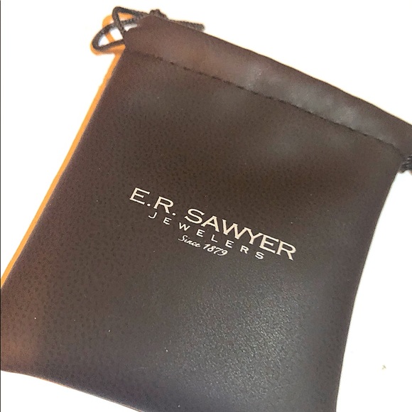 Silver engraved necklace. says”Grandmas Hero 2020” - Picture 2 of 4